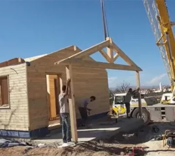 UNE-MAISON-EN-BOIS-EN-9-HEURES